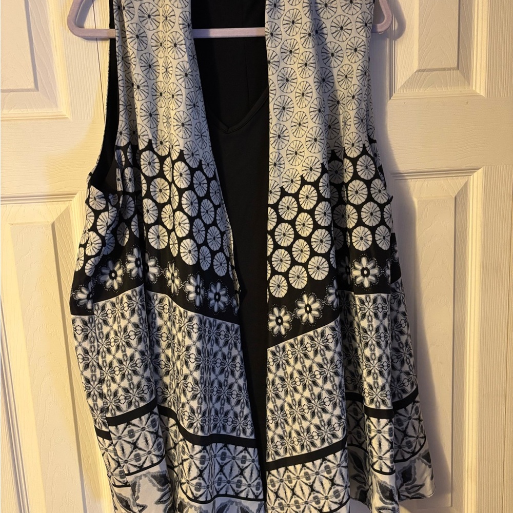 Elegant Black and White Floral Women's Blouse